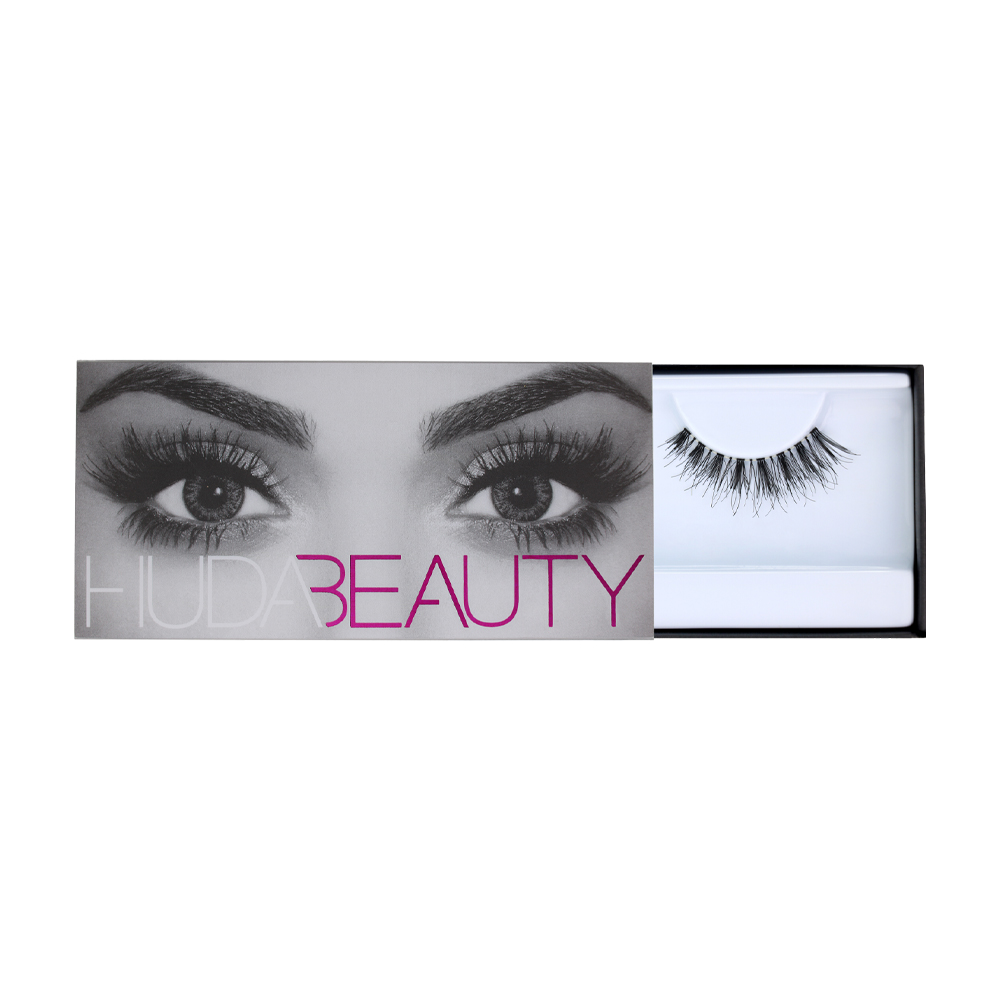 Huda Beauty Classic False Lashes Giselle