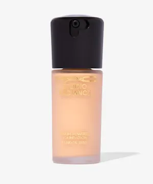 MAC Cosmetics Studio Radiance Serum Powered Foundation