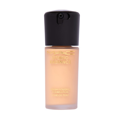 MAC Cosmetics Studio Radiance Serum Powered Foundation NC15