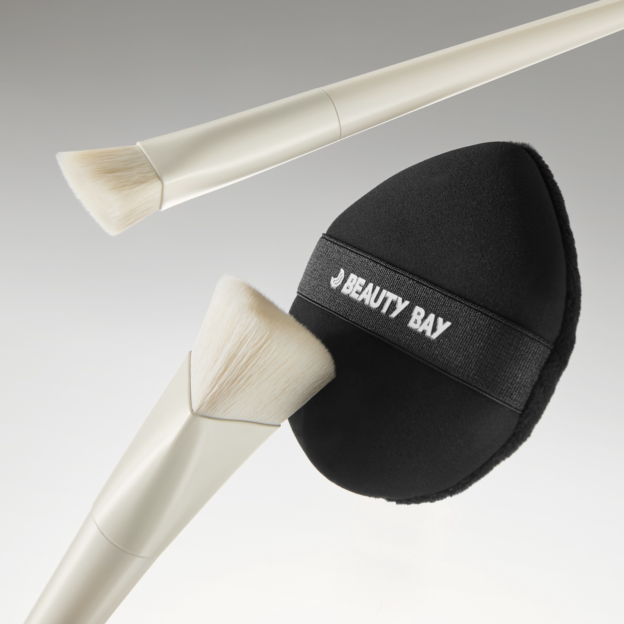 Revolution Skincare Vibrating Rose Quartz Face Roller at BEAUTY BAY