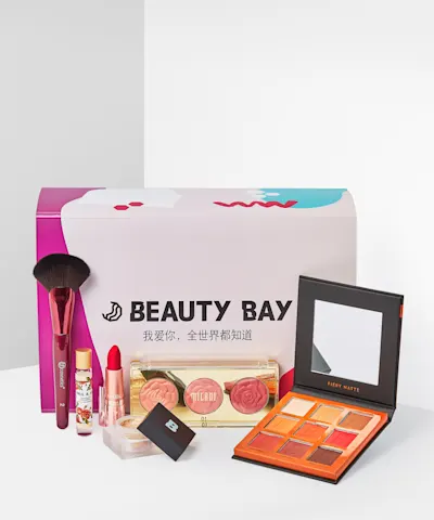 BEAUTY BAY - Beauty In Love Box