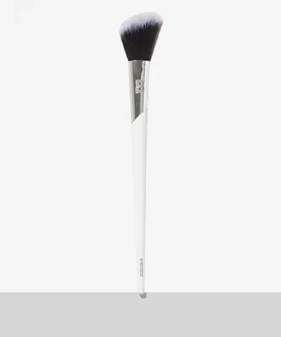 By BEAUTY BAY - Blusher Brush BB104
