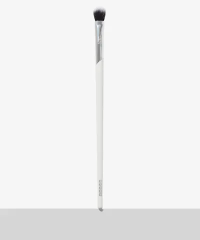 By BEAUTY BAY - Fluffy Blending Eyeshadow Brush BB205