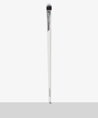 By BEAUTY BAY - Cut Crease Eyeshadow Brush BB206