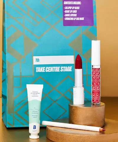 By BEAUTY BAY - All About The Lips Show Stopping Reds Gift Set