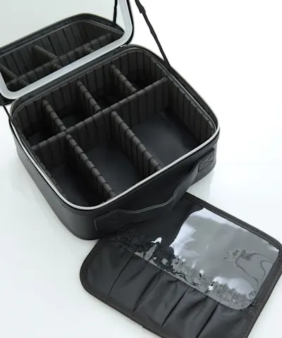 By BEAUTY BAY - LED Mirror Beauty Case