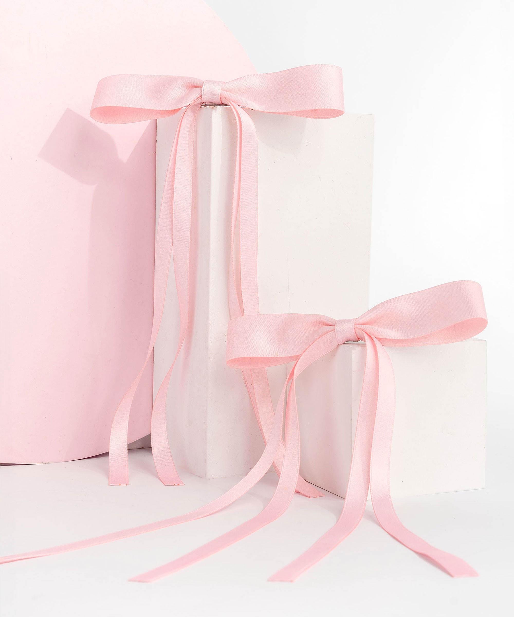 Brushworks Satin Hair Bow Duo – Schwarze & Weiße Haarschleifen Aus Recyceltem Polyester