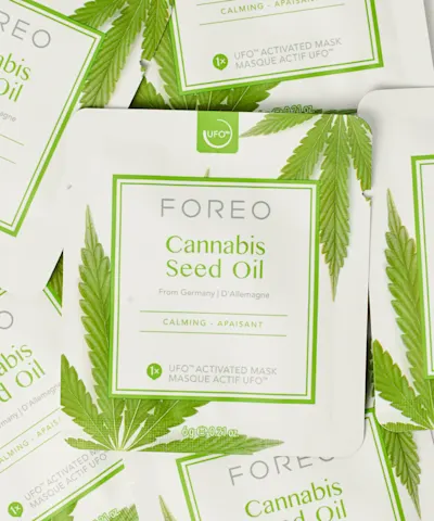Foreo - Cannabis Seed Oil UFO Calming Face Mask