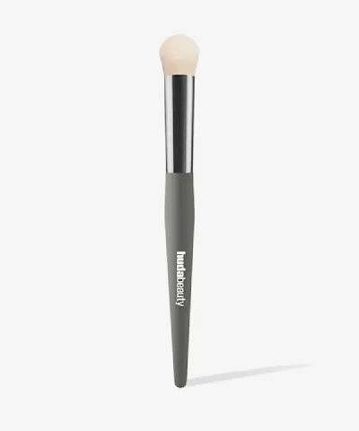 Huda Beauty - Undereye Buff Brush 
