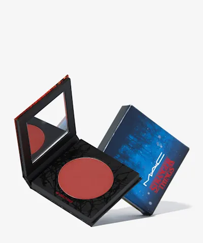MAC Cosmetics - Powder Blush / MAC x Stranger Things