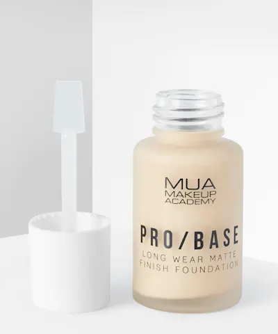 MUA Makeup Academy - PRO / BASE Long Wear Matte Finish Foundation