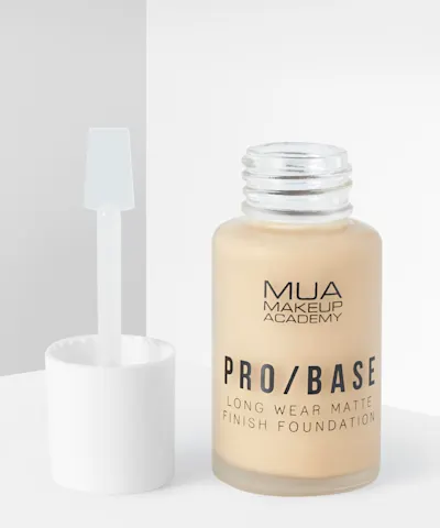MUA Makeup Academy - PRO / BASE Long Wear Matte Finish Foundation