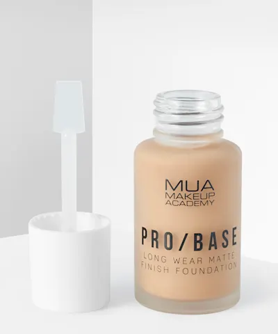 MUA Makeup Academy - PRO / BASE Long Wear Matte Finish Foundation