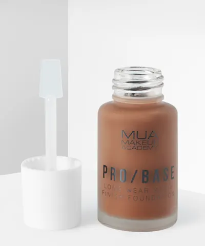 MUA Makeup Academy - PRO / BASE Long Wear Matte Finish Foundation