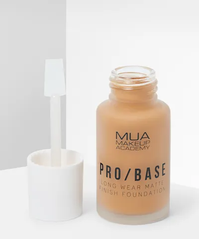 MUA Makeup Academy - PRO / BASE Long Wear Matte Finish Foundation