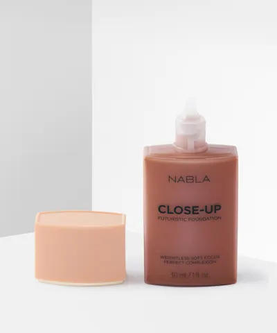 NABLA - Close Up Futuristic Foundation