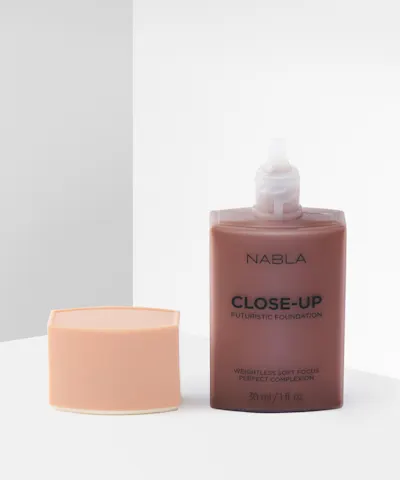 NABLA - Close Up Futuristic Foundation