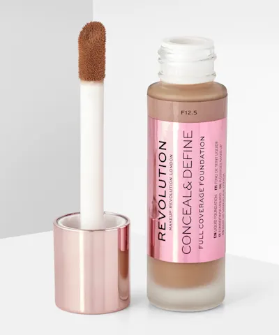 Makeup Revolution - Conceal & Define Foundation