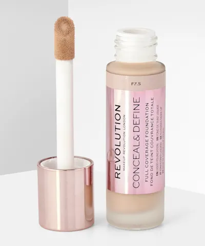 Makeup Revolution - Conceal & Define Foundation