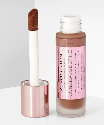 Makeup Revolution - Conceal & Define Foundation
