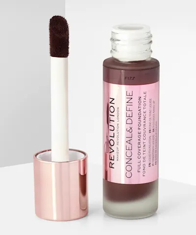 Makeup Revolution - Conceal & Define Foundation