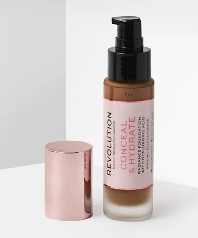 Makeup Revolution - Conceal And Hydrate Foundation