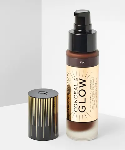 Makeup Revolution - Conceal & Glow Foundation