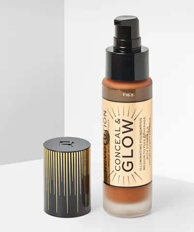 Makeup Revolution - Conceal & Glow Foundation