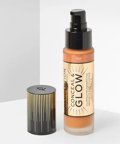 Makeup Revolution - Conceal & Glow Foundation