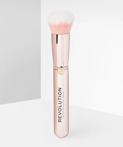 Makeup Revolution - Create Your Look Buffing Foundation Brush R7