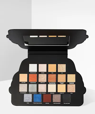 Makeup Revolution - Revolution X Friends Take A Drive Shadow Palette