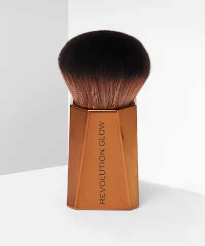 Makeup Revolution - Glow Splendour Powder Brush