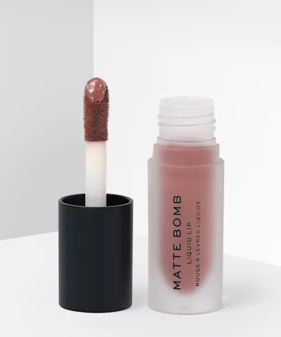 Makeup Revolution - Matte Bomb Liquid Lipstick