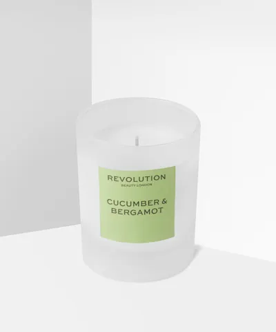 Makeup Revolution - Cucumber & Bergamot Scented Candle
