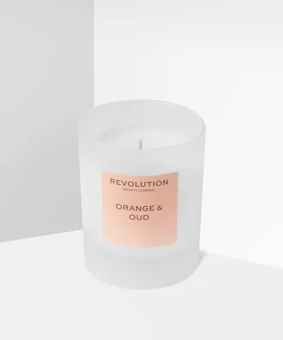 Makeup Revolution - Orange & Oud Scented Candle