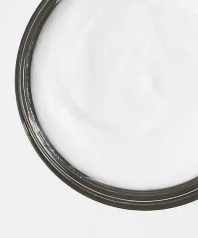 Sebastian - Dark Oil Lightweight Mask