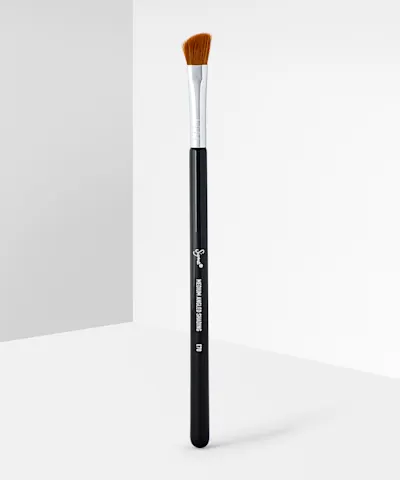 Sigma Beauty - E70 Medium Angled Shading Brush 