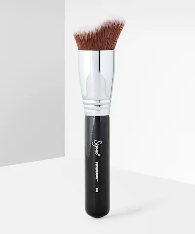 Sigma Beauty - F83 Curved Kabuki Brush 
