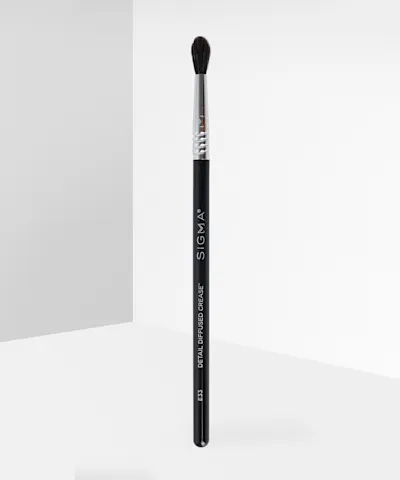 Sigma Beauty - E33 Detail Diffused Crease Brush