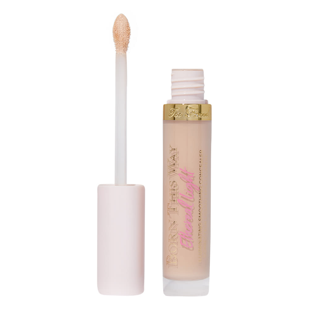 Too Faced Born This Way Ethereal Light Illuminating Smoothing Concealer Sugar