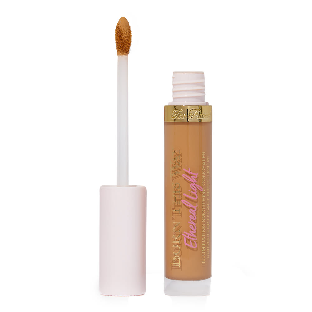 Too Faced Born This Way Ethereal Light Illuminating Smoothing Concealer Biscotti